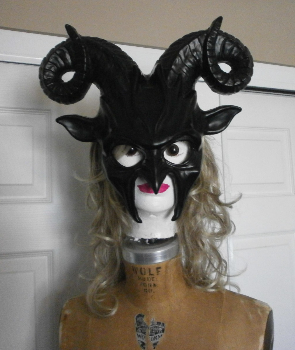 Krampus, Plastic Mask, Adjustable pull string - image 4