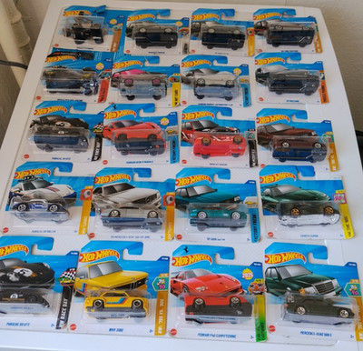 Hot Wheels Konvolut 20 Modelle Ferrari Porsche BMW Mercedes Audi OVP