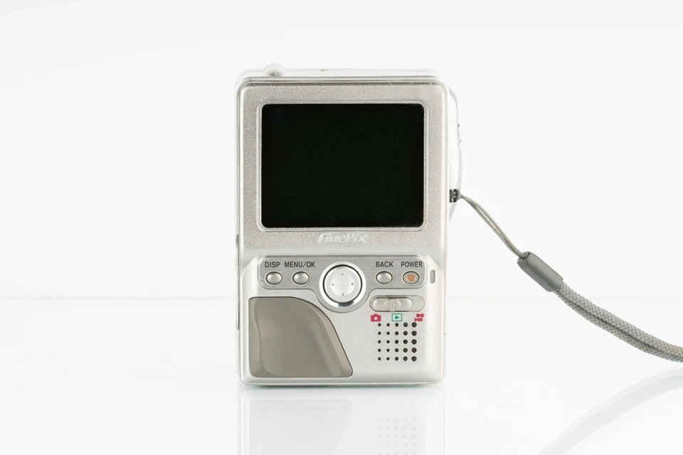 Fuji Fujifilm M603 FinePix Camera in Working Cond. English,  NO SHIPPING TO USA - Image 4 of 4