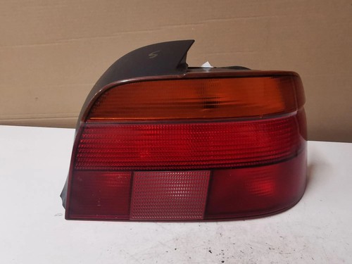BMW 5 Touring E39 Rücklicht hinten rechts 8358032 3.00 Petrol 2002 28685719