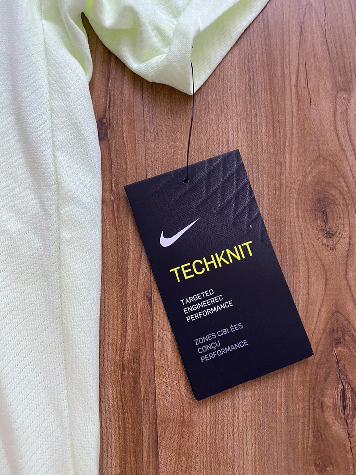 NWT Men’s Nike TechKnit Ultra Short Sleeve Running Top. Volt. AJ7615-701. Sz LRG - Image 4 of 4