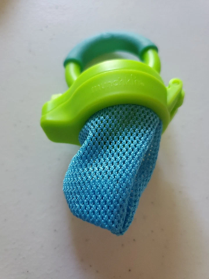 Mitón de mordedor de silicona Malarkey Kids y alimentador de alimentos frescos Munchkin Foto 4 de 4