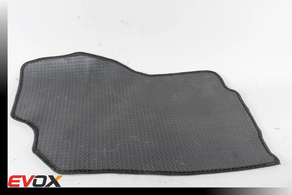 Alfombrilla delantera derecha OEM 2008 08 MITSUBISHI EVOLUTION EVO X 10 pasajeros Foto 4 de 4