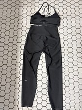 Alo Yoga Airlift Set Medium Anthracite 7/8 Legging & Intrigue Bra