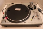 Technics Quartz Direct Drive Turntable System SL-1200MK2
