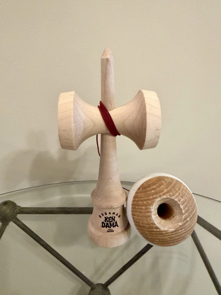 Kodaman Kendama usado hecho en Japón por Zoomadanke 7,5/10 con bolsa de tela Foto 3 de 4