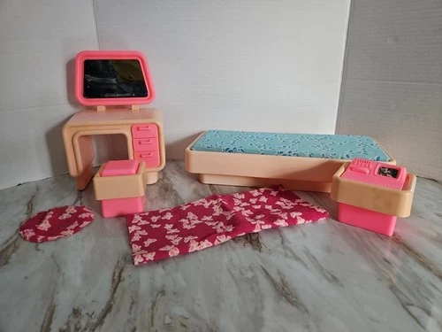Vtg 1977 Mattel Barbie Dream House Pink Bedroom Set With Bed Vanity & Stool Plus