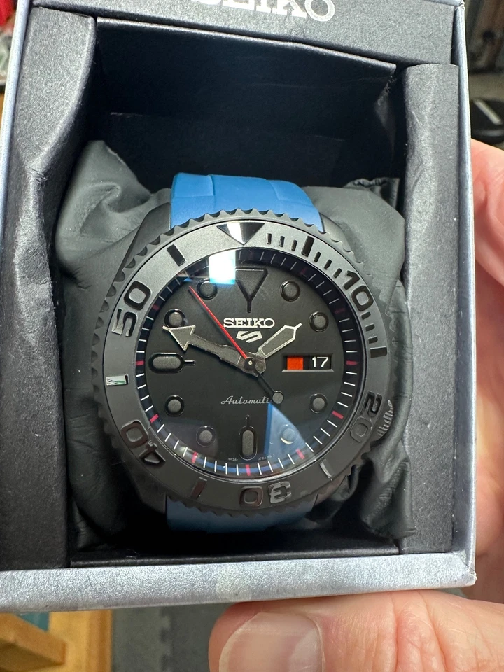 Seiko Men's Sports Watch SRPD79 - Dark Mod Blue Strap, Excellent Condition - Image 2 of 4