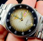 Vintage Of SEIKO 5 Automatic Day Date 21 Jewels Men,s Wrish Watch Japan Made