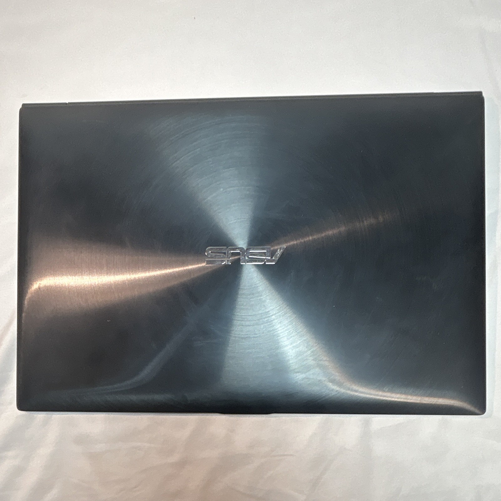 ASUS ZenBook UX32A, 13.3-Inch Laptop, with Intel Core i3