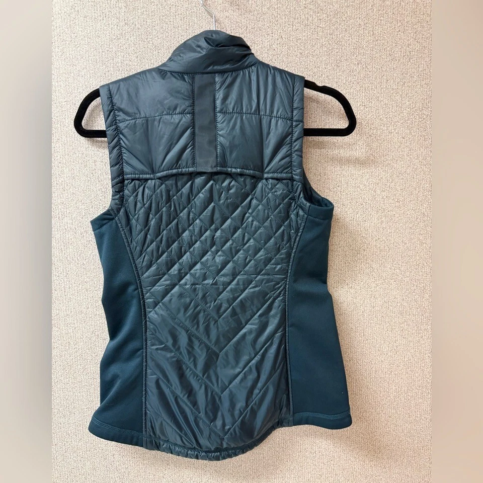 Chaleco acolchado Athleta para mujer talla pequeña verde ligero Rock Springs Foto 4 de 4
