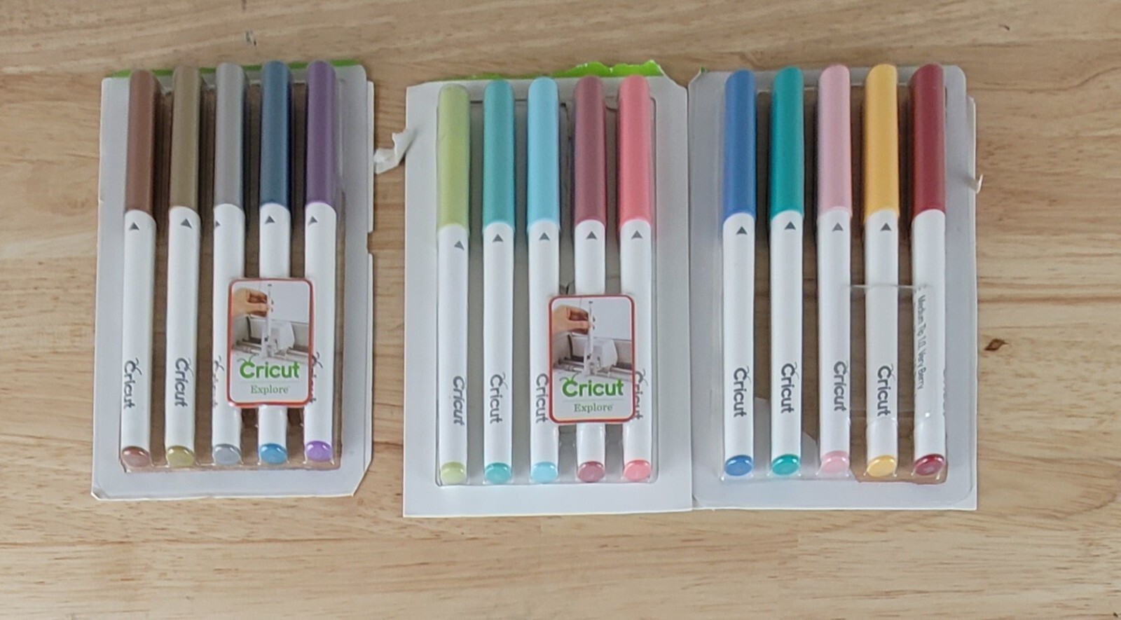 Cricut MARKERS LOT of 15 Pens In Packaging Used/Open-image