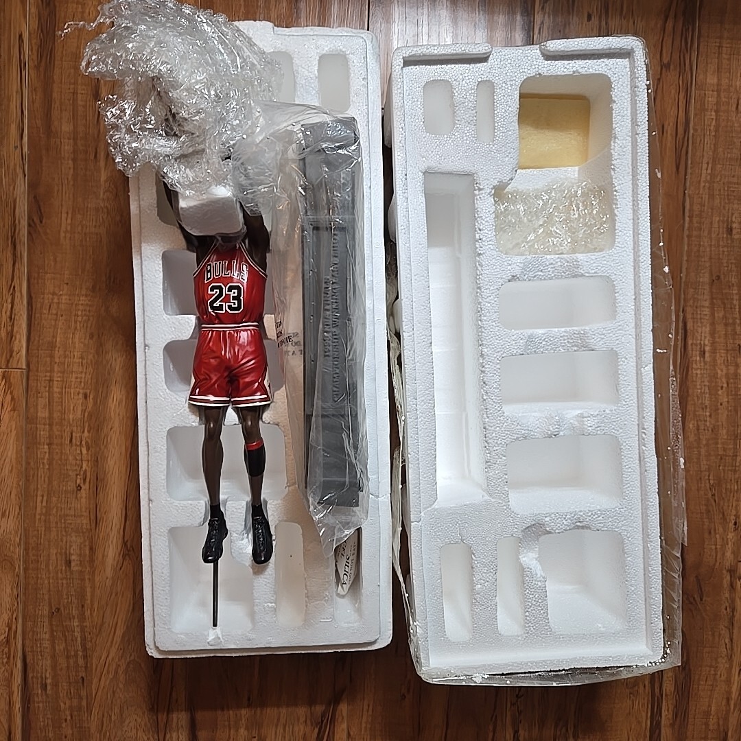 Michael Jordan 1998 Final Last Shot Statue Figure Upper Deck