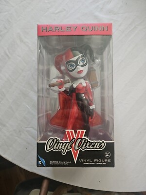 Download Classic Harley Quinn in All Her Glory Wallpaper
