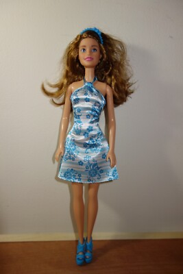 Mattel Barbie 2000's Doll Wearing White and Blue Floral Dress | eBay Mattel Barbie 2000's Doll Wearing White and Blue Floral Dress | eBay