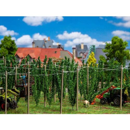 Faller HO Scale Hop Field with Poles -- Builds Up to 5-7/8 x 4-3/4 x 3-9/16" 15  - Afbeelding 1 van 4