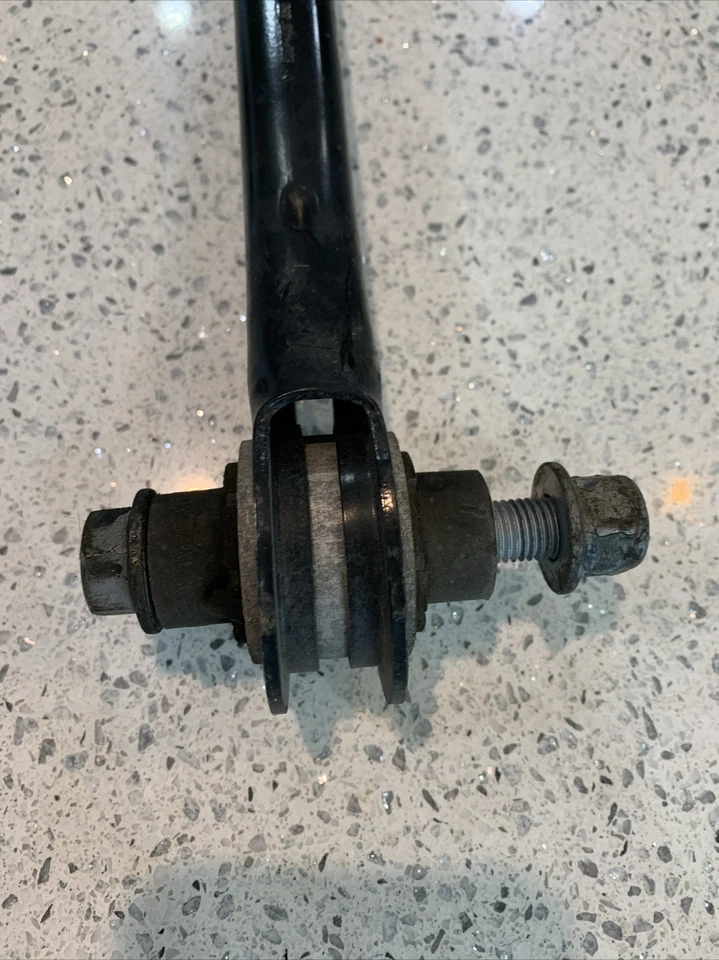 2018-2023 VOLKSWAGEN ATLAS 3.6L AWD RIGHT PASSENGER REAR CONTROL ARM OEM - Image 2 of 4