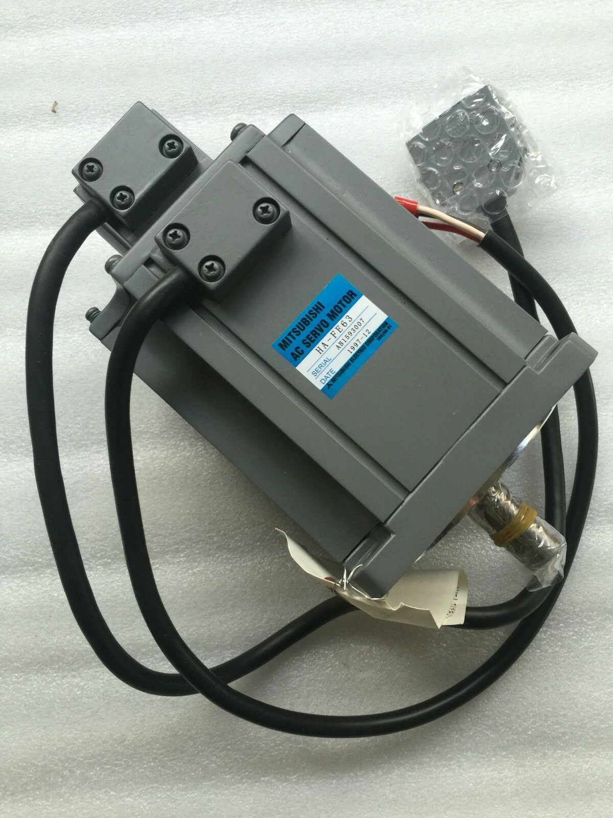 1PC MITSUBISHI AC SERVO MOTOR HA-FE63 HAFE63 NEW ORIGINALFREE