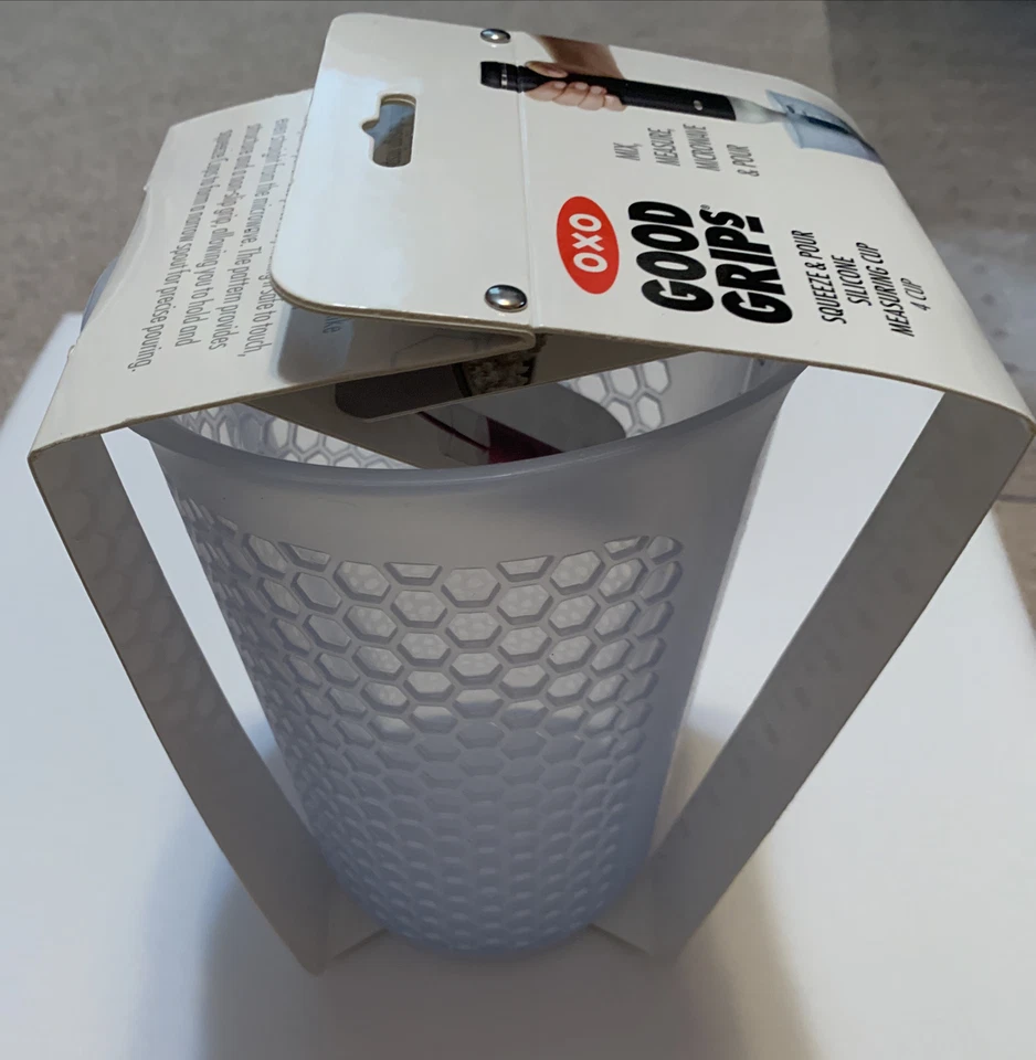 Oxo Good Grips 4 Cup Squeeze Pour Mix Silicone Measuring Cup Brand New w/ Tags - Image 3 of 4