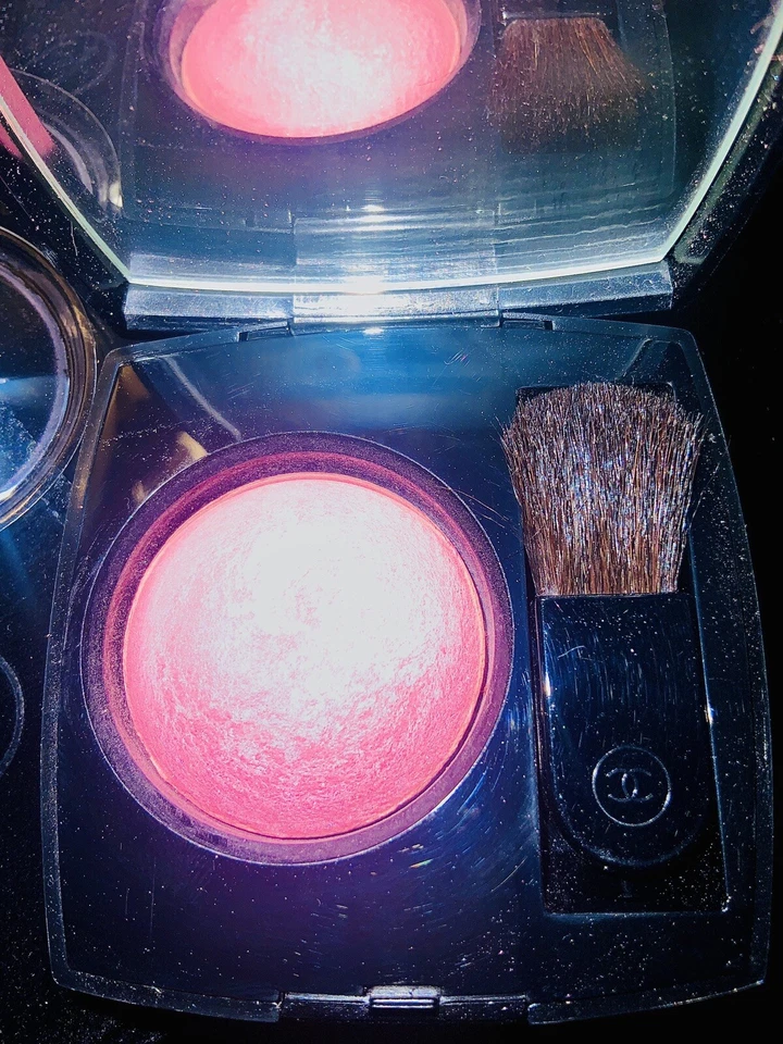 nuevo - CHANEL Fards À Jours Poudre.  Rubor en polvo 45 POÉSIE ~ AGOTADO EN TODAS PARTES Foto 2 de 4