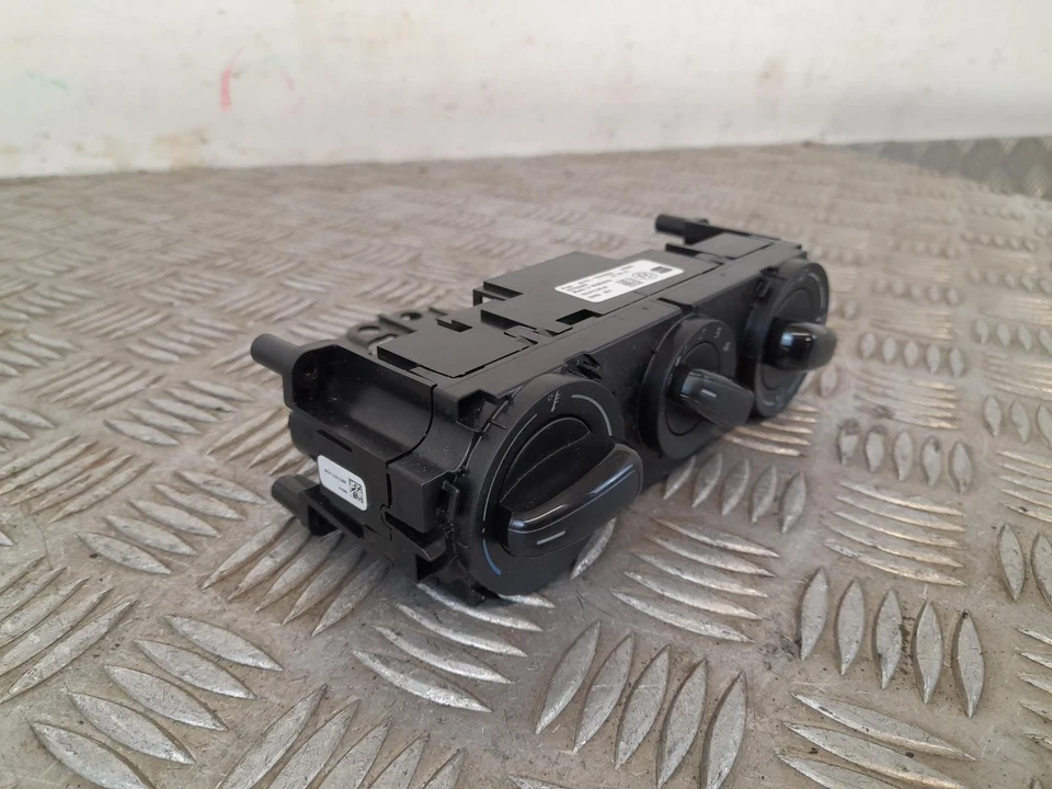 VOLKSWAGEN UP Mk1 2011-2024 Heater Control Panel 1S0819045M - Image 4 of 4