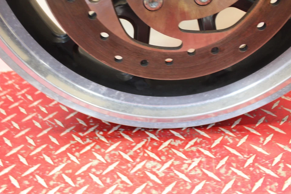 2011 HARLEY SPORTSTER XL 883 low 18" X 3.5" MAG REAR WHEEL RIM ROTOR SP108 - Image 3 of 4