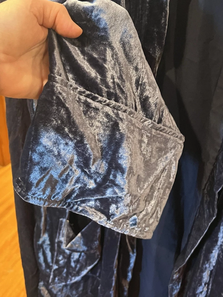 Bata de terciopelo PB Teen Harry Potter Ravenclaw color azul marino talla L/XL Foto 3 de 4