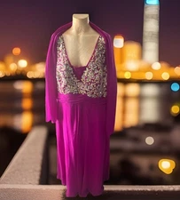 GORGEOUS "GLOW " PURPLE FORMAL RIBBON & BEADS EMBRODERD GOWN 22