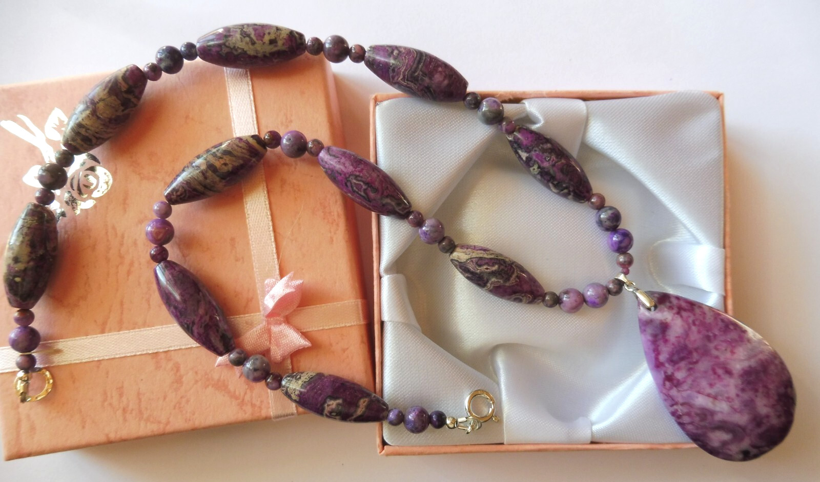 Collier en Sugilite de 46cm en argent massif, le cadeau idéal pour femme