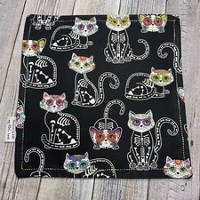 EDC HANK W/MICROFIBER BACK 8 - CRYSTAL SUGAR SKULL CATS WITH BONES HANDKERCHIEF