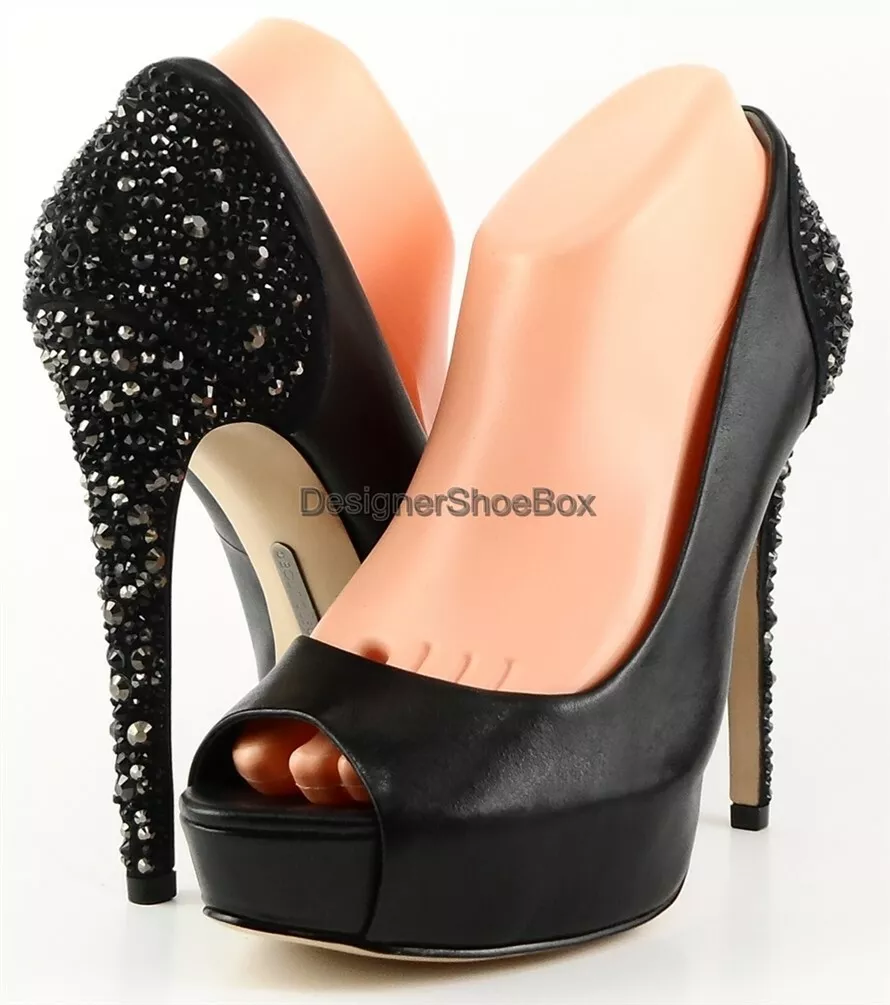 Designer shop black pumps