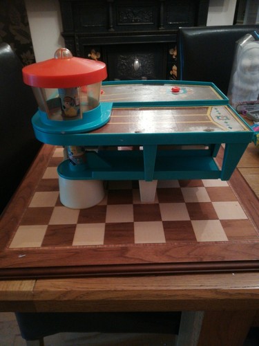 Vintage 1970s Fisher Price Little People Play Family Airport 35 x 26 x 34cm - Picture 4 of 9