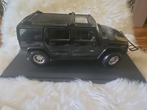 Maisto Hummer H2 SUV Die Cast Car 1:18 Scale - Picture 5 of 6