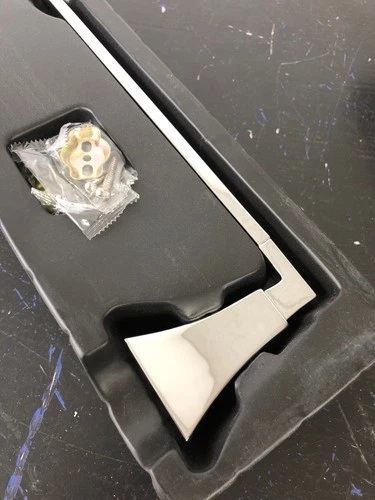 Signature Hardware 446946 Vilamonte 24" Towel Bar - Chrome - Picture 2 of 4