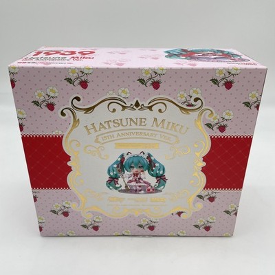 Nendoroid Hatsune Miku 15th Anniversary Ver. Strawberry Dress