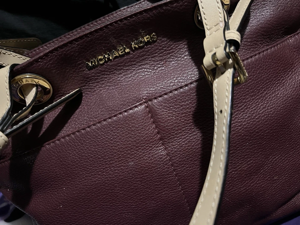 Сумка наплечная Michael Kors Bedford средняя верх на молнии кожаная бордовая - Изображение 3 из 4