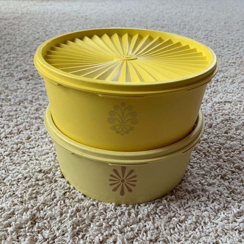 Lot of 2 Vtg Tupperware Round Servalier Yellow Canisters With Lids 1204-2 1205-4