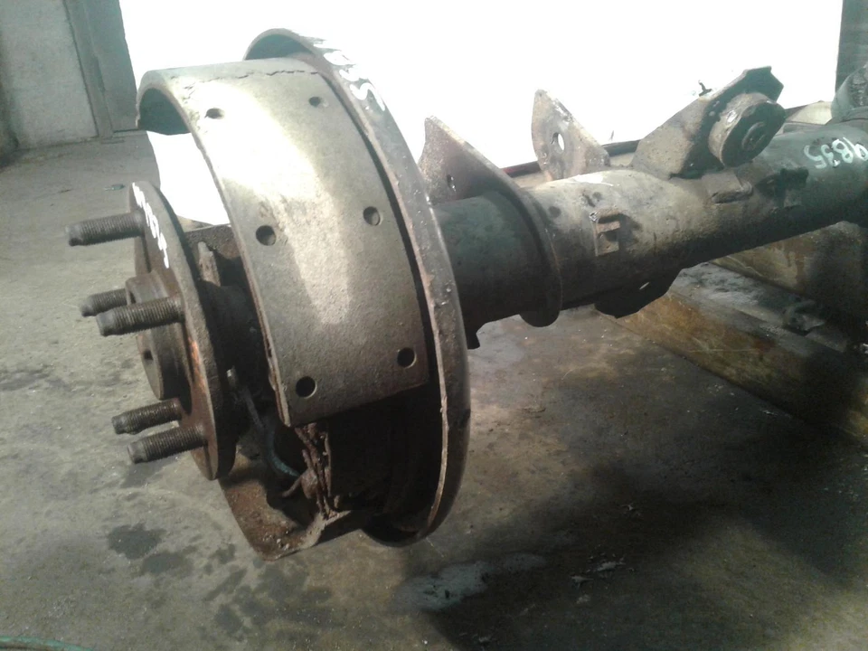 Used Rear Axle Assembly Rear fits: 1987 Ford Aerostar Rear Grade A - Imagem 3 de 4