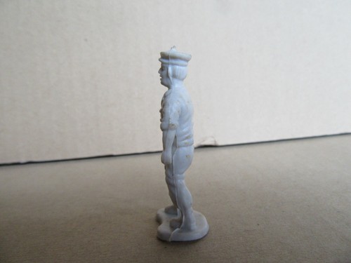854 H Vintage Plastic Figurine Hong Kong The Sailor H 5.2 Cm - Picture 2 of 5