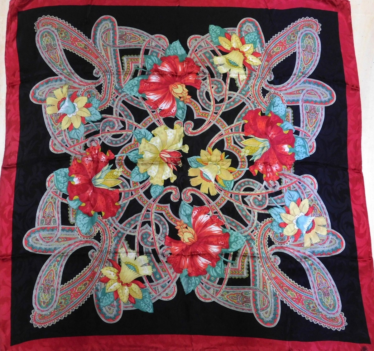 Foulard 100% Pure en Soie Vintage Femme (852) 92cm x 92cm
