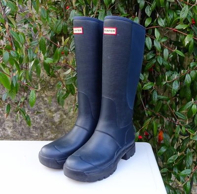 Women's Hunter Balmoral Field Hybrid Size 6 Tall Navy Wellington