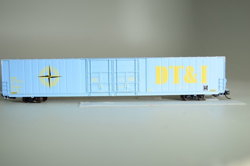 92061 Escala N TRAINWORX 85' BOX CAR DT&I | Zustand: Used