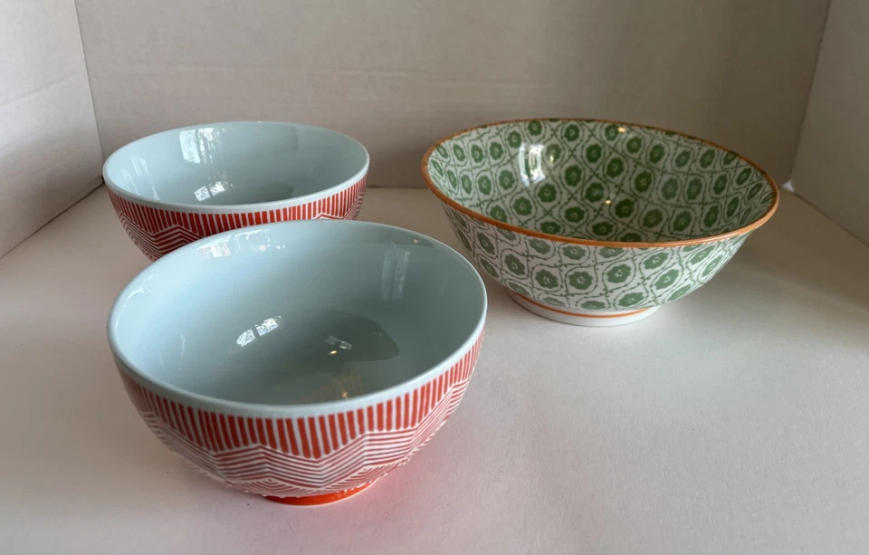 Anthropologie Bowl Set 8.25" Green Atom Art Serving/2-5.5" Linhas Rice Bowls - Image 2 of 4