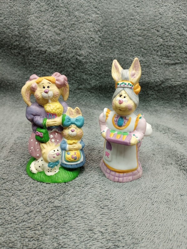 Vintage Easter Bunny Family Figurines 1994 Granny Bunny & Grandkids Pastels 