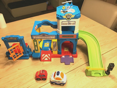 Tut Tut Baby Flitzer  Polizeiwache mit zwei Autos und einen Hubschrauber