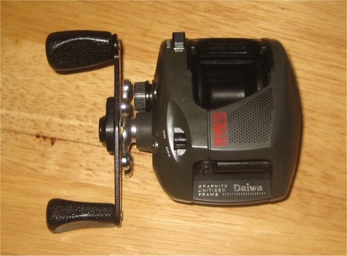 Daiwa BW2 Bait Casting Reel Hi Speed 2 Graphite Bearings Auto Cast Fishing Reel