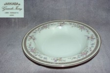 Mikasa Marquette 4 Rimmed Soup Bowls
