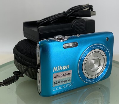 Nikon Coolpix S3100 DIGITAL CAMERA BLUE + COVER + WIRE + CHARGER
