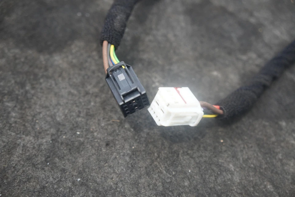 Set 2 Trunk Lift Gate Cylinder Strut LR104905 Land Rover Discovery Sport L550 - Image 2 of 4