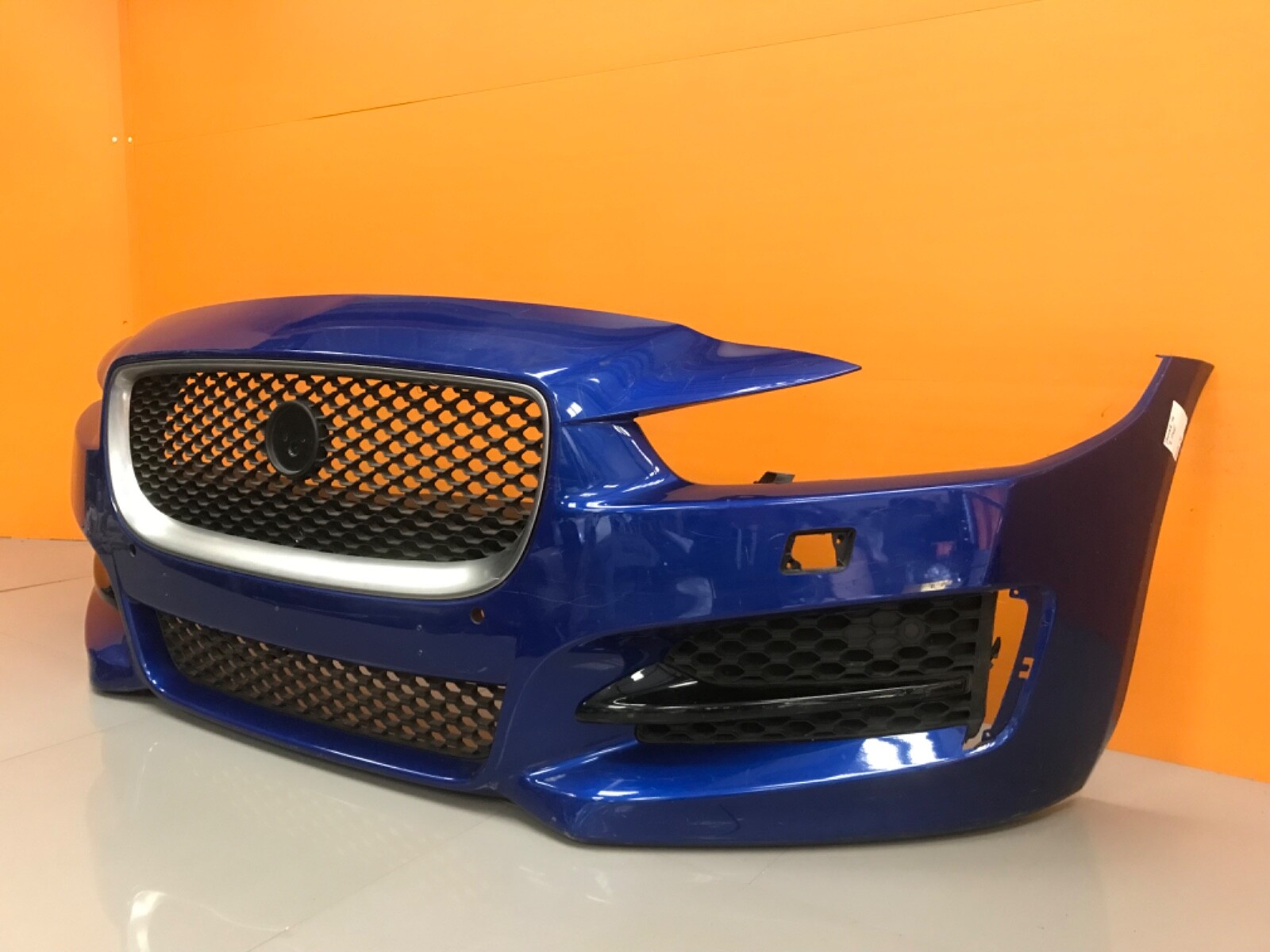 *Jaguar xe r sport 2015 -18 GENUINE FRONT BUMPER each - Image 7